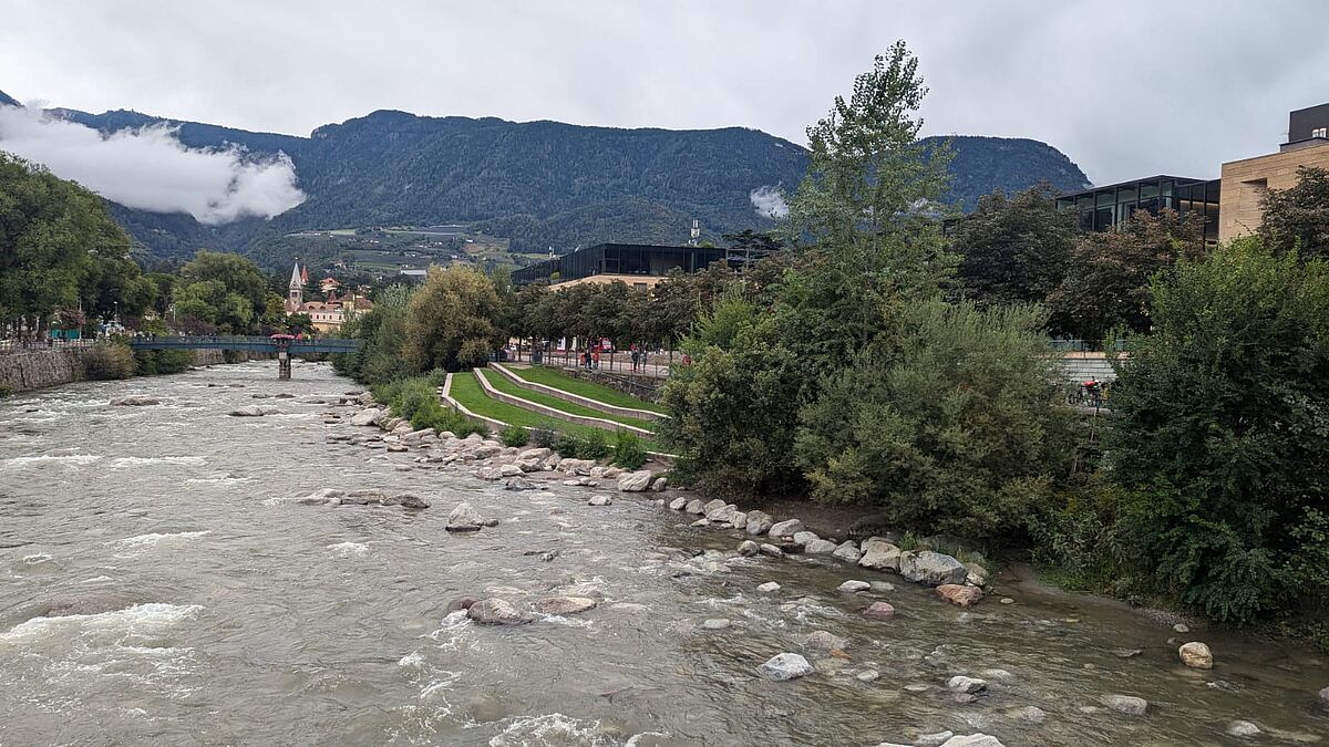 Blick von der Theaterbrücke auf die Passer-Terrassen