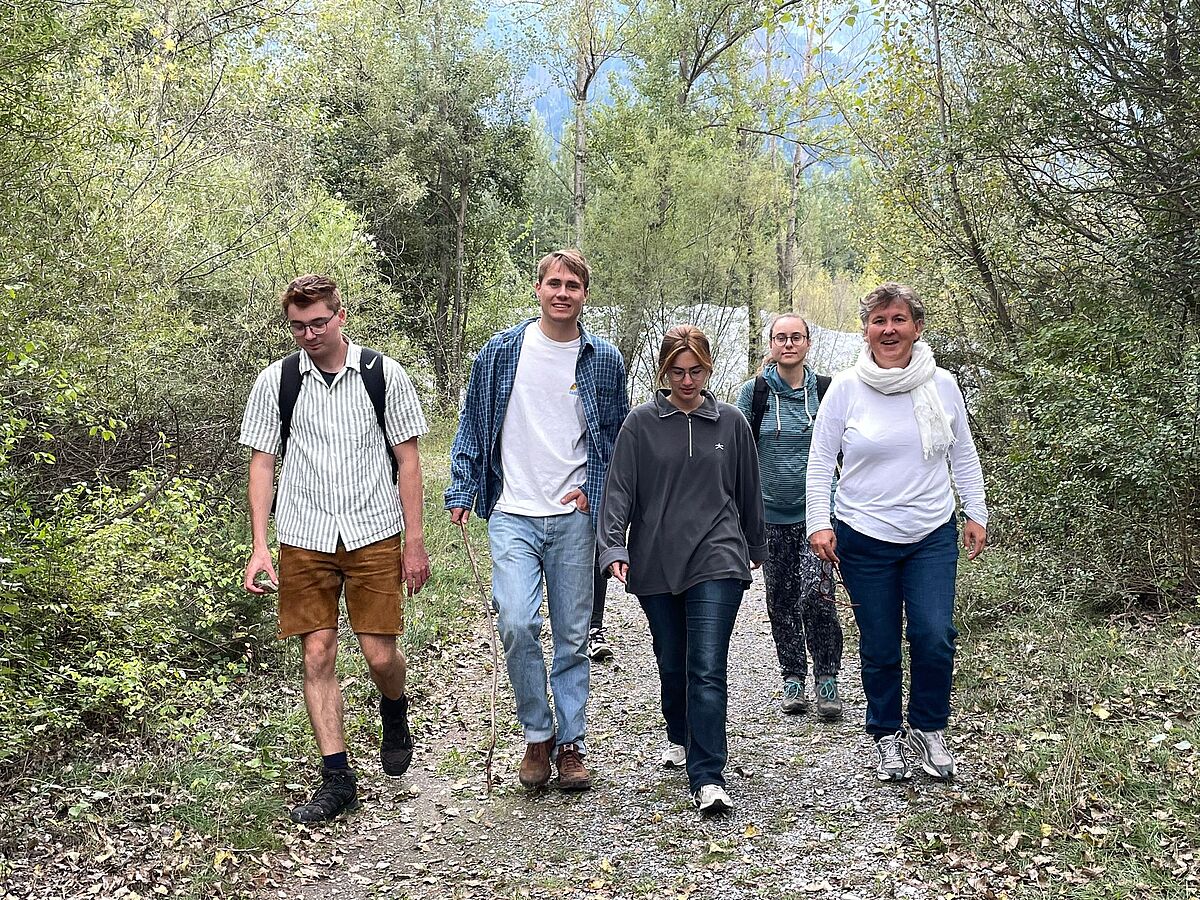 Ein Teil der Gruppe bei der Wanderung am Prader Sand